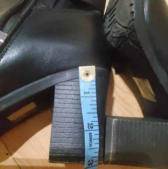 Boots - Picture 3 of 4